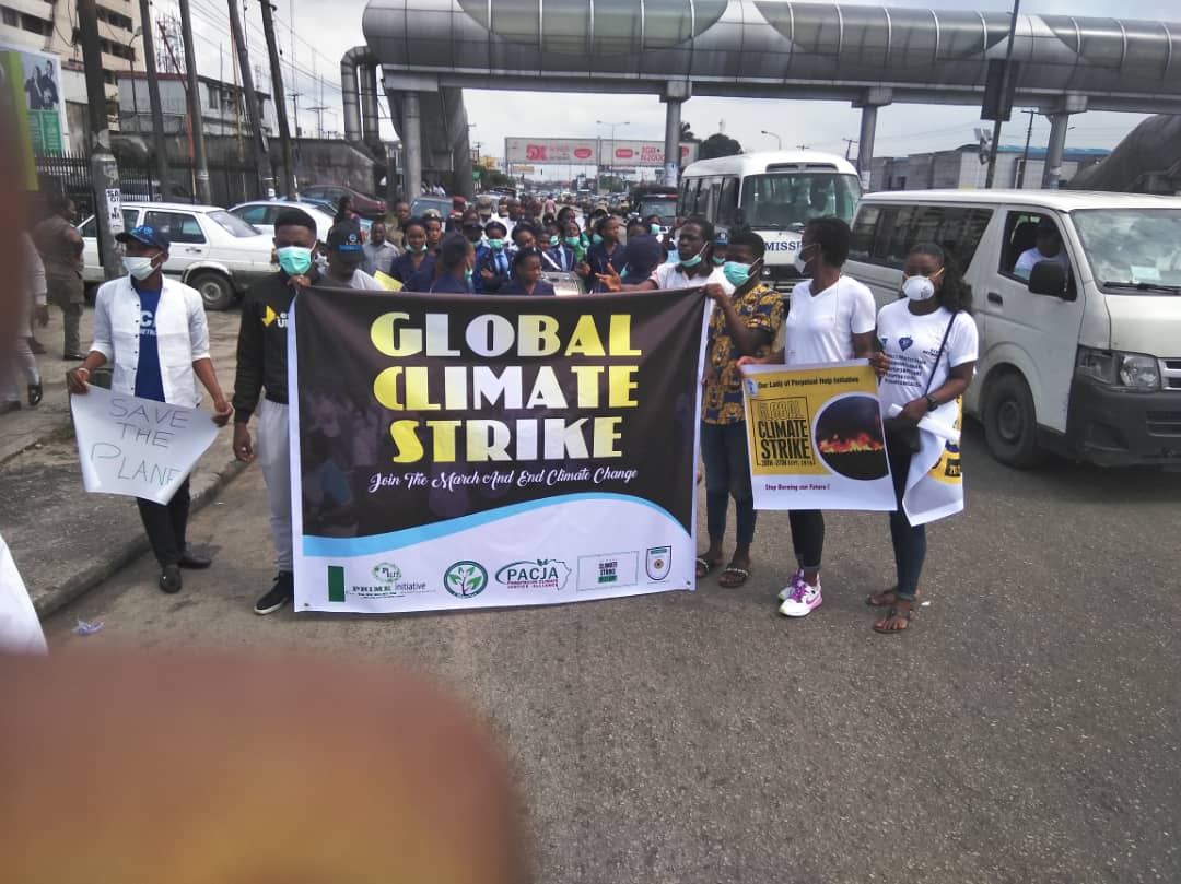 Group photo of Nigeria's climate strikers